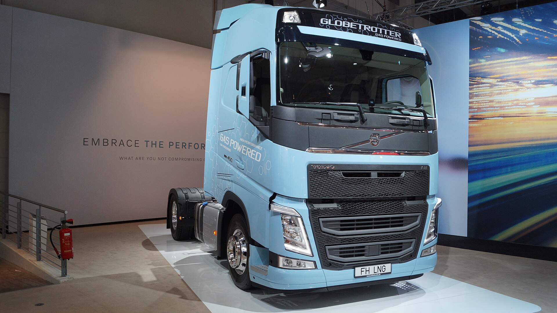 Photographie réelle d’un Volvo FH460 exposé à l’IAA